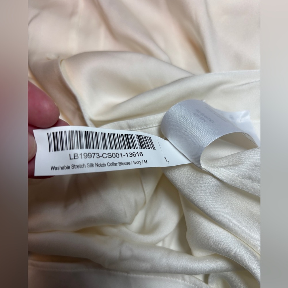 Quince Washable Stretch Silk Notch Collar Blouse / Ivory / M - Picture 7 of 11